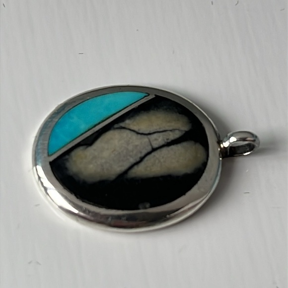 Vintage Zuni Sterling Silver Native American Turquoise Inlay Pendant - Picture 8 of 10